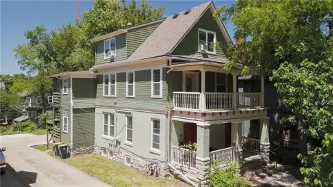 Two-Unit Duplex with Balcony
