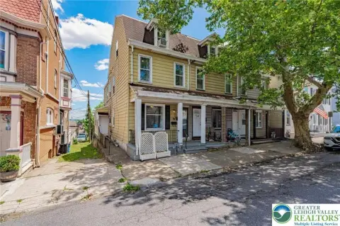 Updated End-of-Row Home with Deck