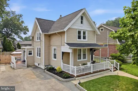 Fully Renovated Duplex with Central Air