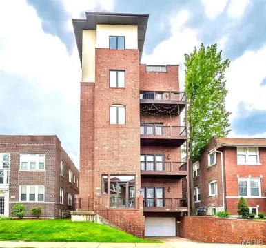 Updated Four-Unit Building Near Delmar Loop