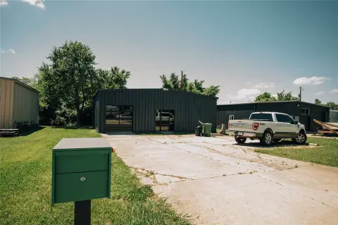 Multi-Building Retail and Creative Space