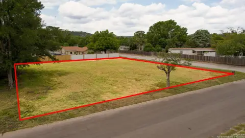Kerrville Corner Lot Opportunity