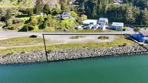Rogue Riverfront Waterfront Land