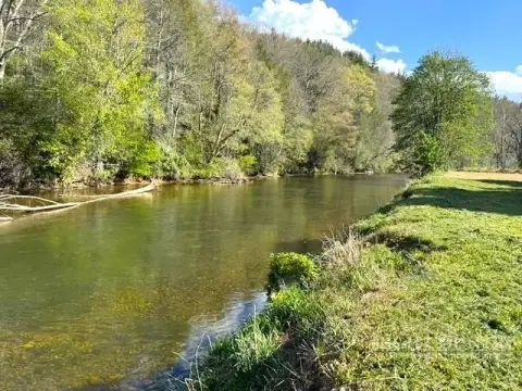 Riverfront Homesite with Direct Access