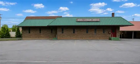 Flexible Office Building with Parking