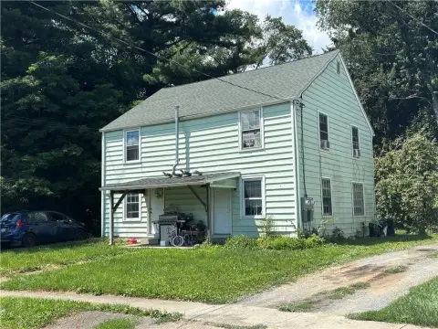Side-by-Side Duplex with Natural Gas Heat