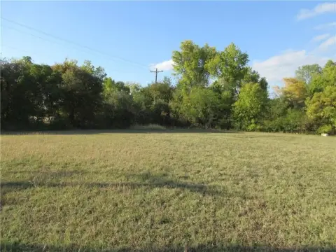 Residential Land in Marlin, TX