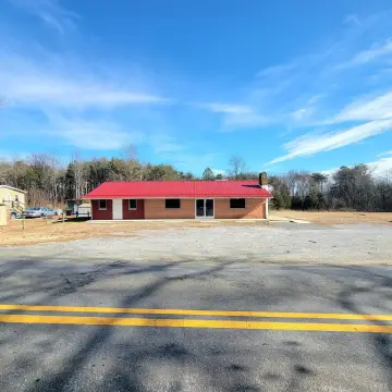 Gladys Convenience Store Opportunity