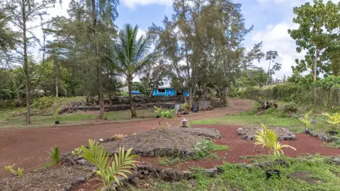 Keaau Acre with Unpermitted Structure