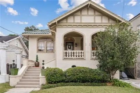 Updated Duplex in University Area