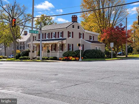 Mixed-Use Building with Office Suites