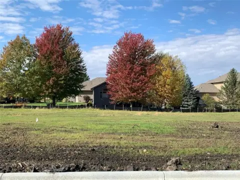 Residential Lot in Maple Creek Estates