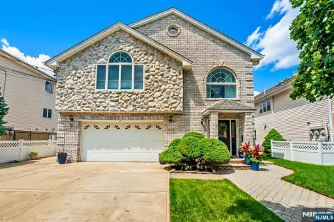 Duplex with Separate Apartment