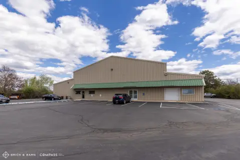 Flex Warehouse with Overhead Access
