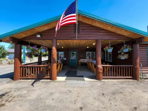Restaurant with Paved Parking