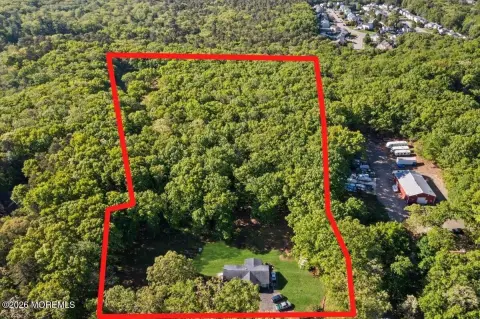 Spacious Land in Wall Township