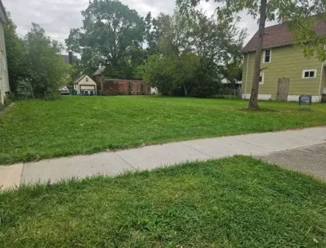 Buildable Commercial Lot in Niagara