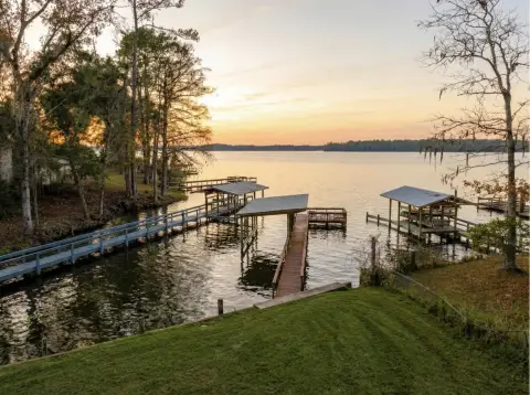Lakefront Property in Lone Star