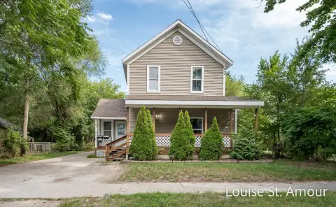 Duplex with Private Backyard