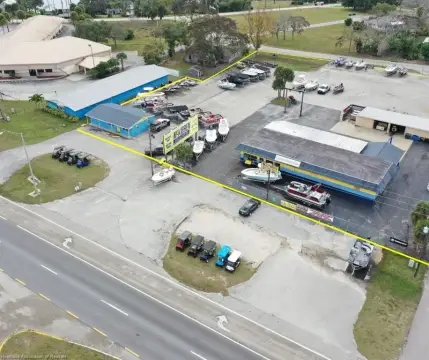 Vacant Retail Building on US Highway