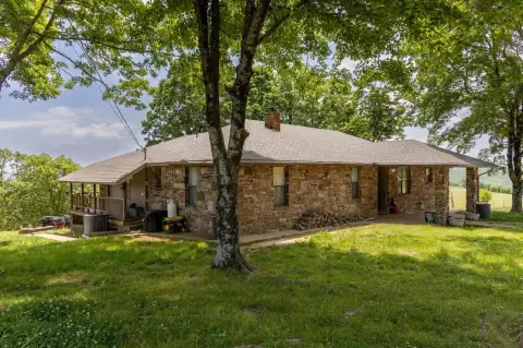 Arkansas Farm Adjacent to National Forest