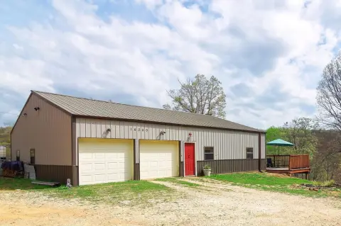 Scenic Acreage with Barndominium, Shop