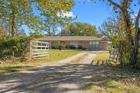 Farmhouse on Spacious Acres