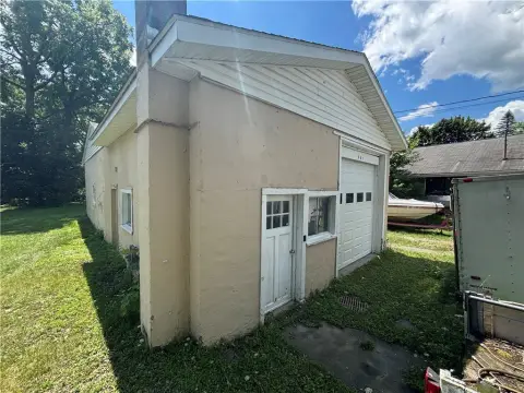 Two-Door Auto Shop