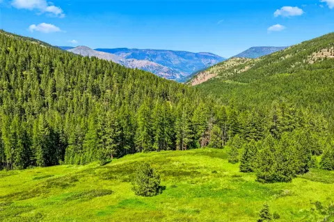 Residential Land Parcel with Flat Building Area