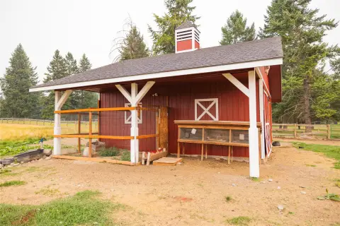 Horse & Equestrian Property with Barn