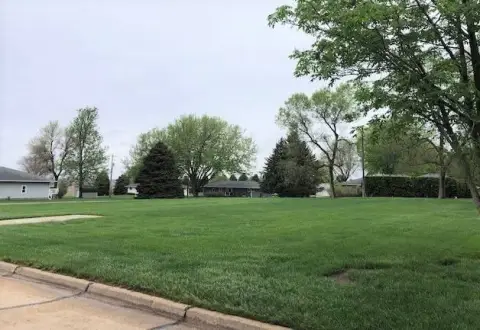 Spacious Corner Lot in Wausa