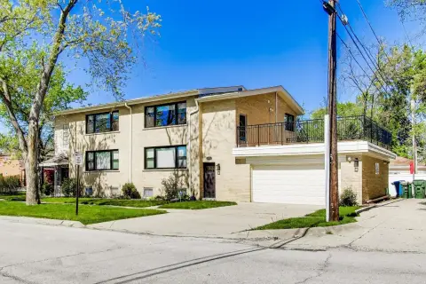 Updated Two-Flat in Park Ridge