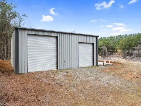 Versatile Commercial Building in Copperhill