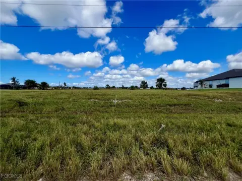 Cape Coral Canal Access Land