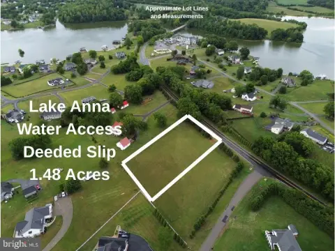 Lakefront Deeded Boat Slip Lot