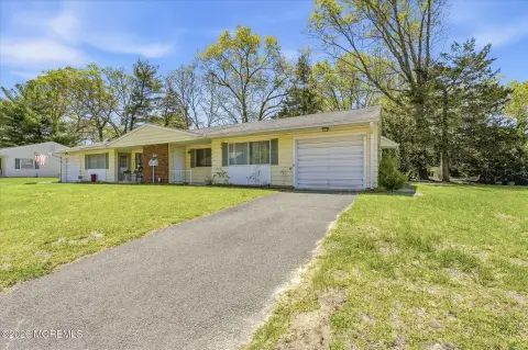 Side-by-Side Duplex in Adult Community