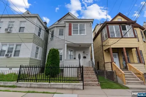Six-Bedroom Duplex