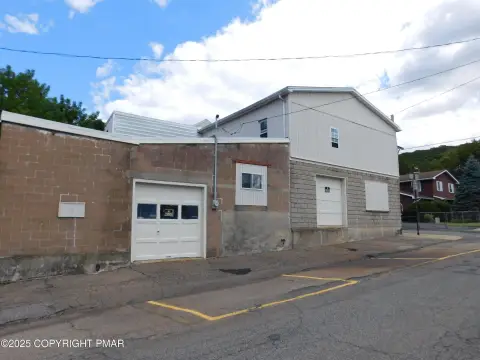 Versatile Commercial Property with Storage