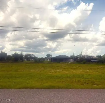 Waterfront Lot in Cape Coral