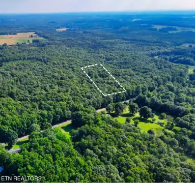 6-Acre Homestead Tract Near Crossville
