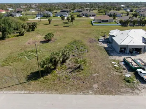 Oversized Lot in Rotonda West