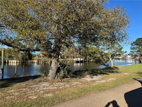 Waterfront Lot on Peninsula Drive