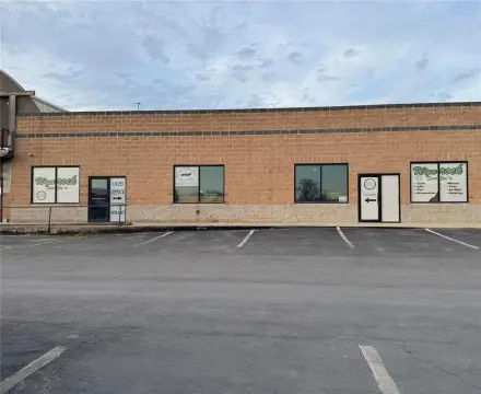 Versatile Commercial Space in Lindsay