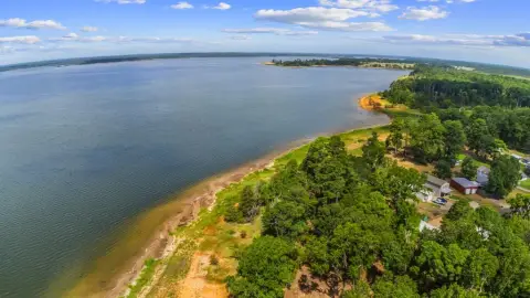 Unrestricted Waterfront Land