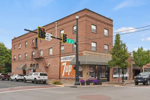 Iconic Mixed-Use Building in Redmond