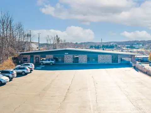 Four-Suite Office Building