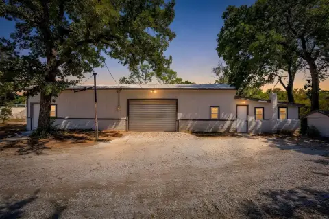 Remodeled Flex Space with Garage Bays