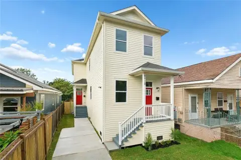 Duplex with Fortified Roof