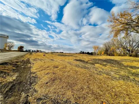 Residential Land Near Cottonwood Lake