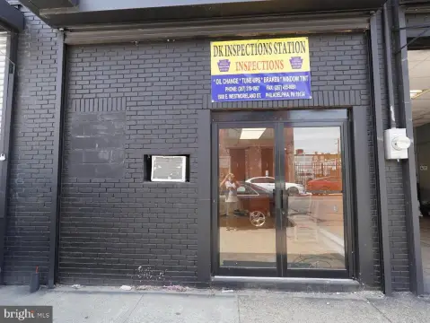 Renovated Flex Space with Overhead Doors